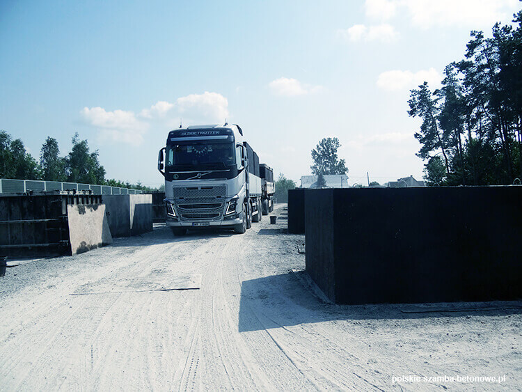 Transport szamb betonowych  w Mrągowie